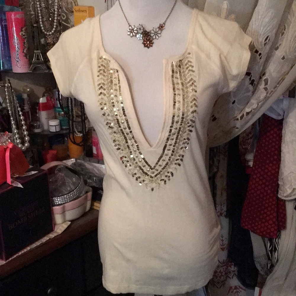 VERY SEXY PALE YELLOW TEE SHIRT W/SEQUINS SZ L ☀️